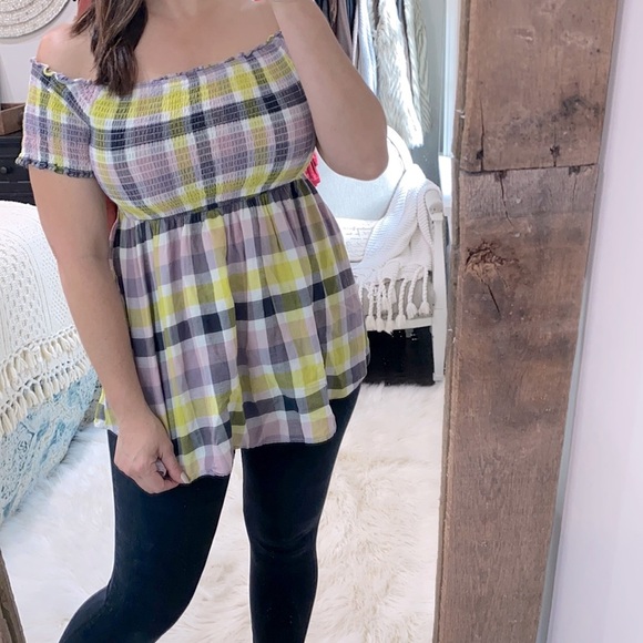 Torrid 1X off the shoulder smocked plaid top - Picture 1 of 5